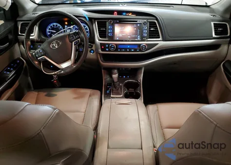 2018 Toyota Highlander Se z USA, uszkodzony, nr VIN 5TDJZRFH3JS531607